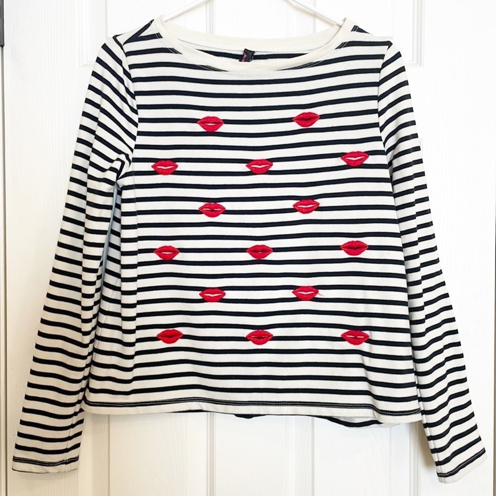 Betsy Johnson embroidered kiss stripe pullover